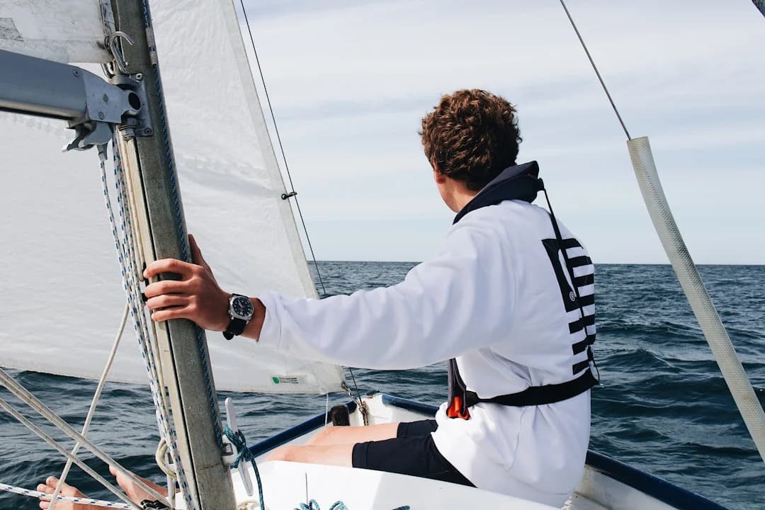 Best Sailing Watch 2026: Top Regatta, GPS & AIS MOB