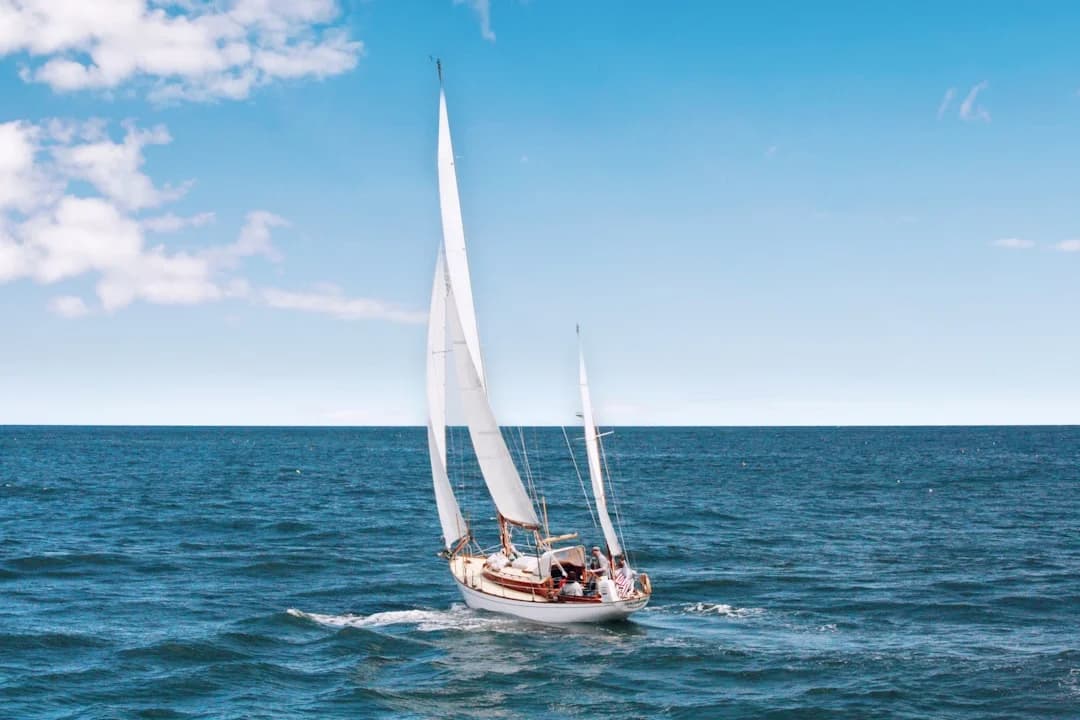 How to Reef a Sail: When, Why & Step-by-Step