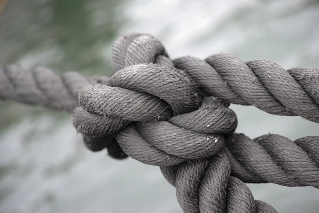 How to Tie Sailing Knots: The 10 Most Useful