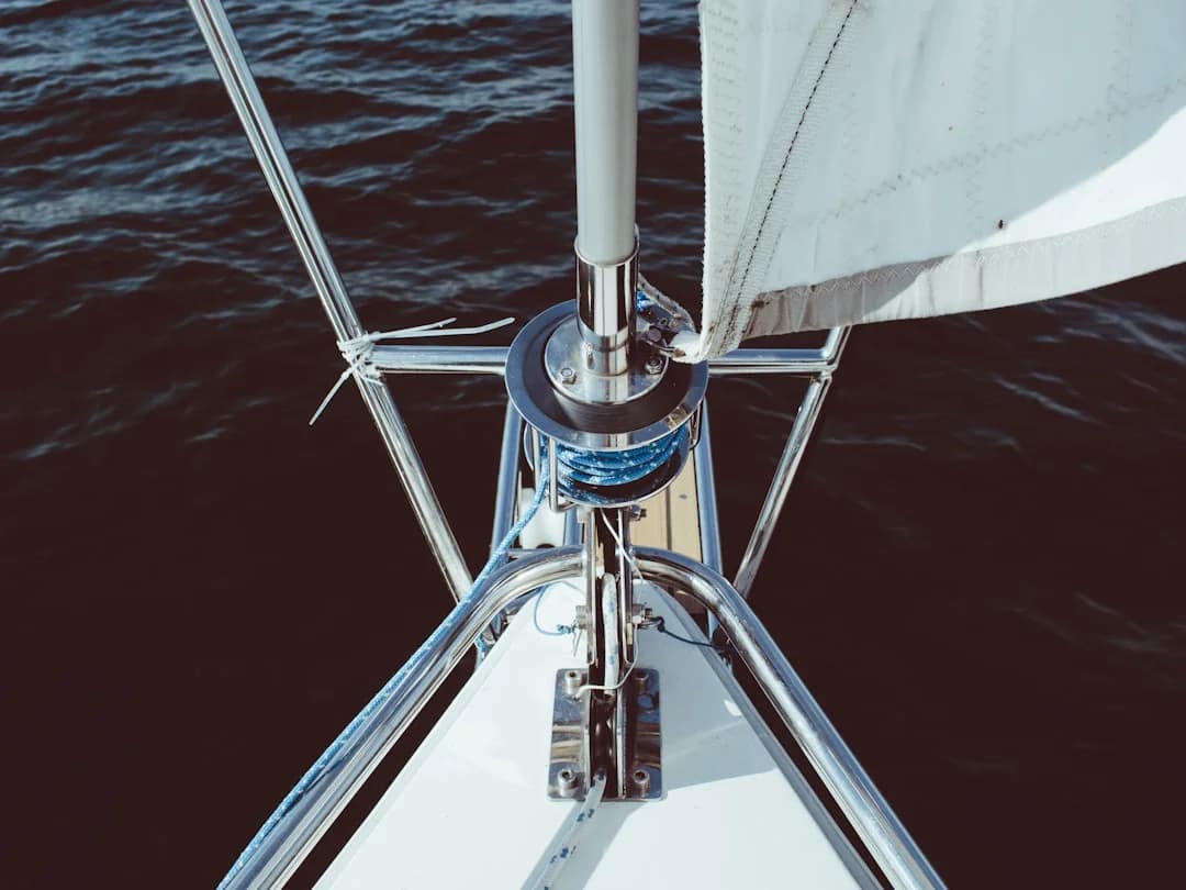 Folding Propeller Sailboat Guide: Fixed vs Feathering