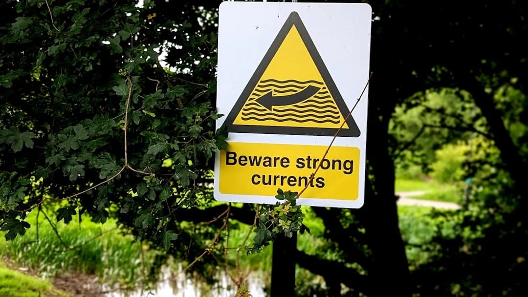 Sailing in Strong Currents: Tides, Tools & Examples