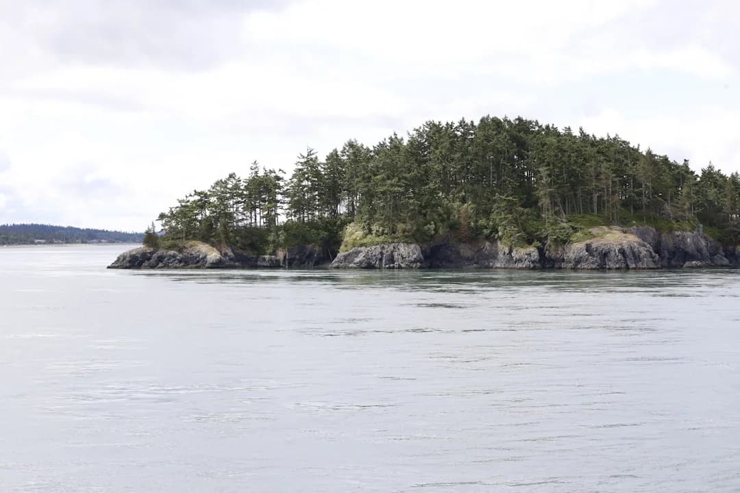 Puget Sound Cruising Guide to Gulf Islands Routes